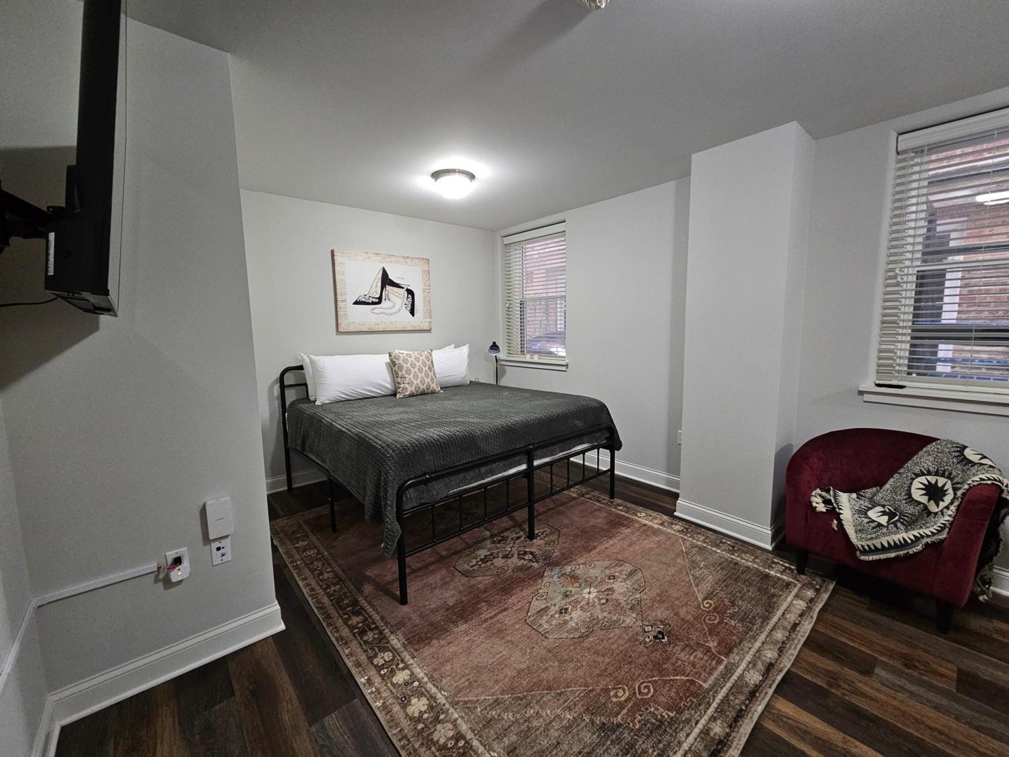 Cozy King Bed Stay At The Historic Inman - 201 섐페인 외부 사진