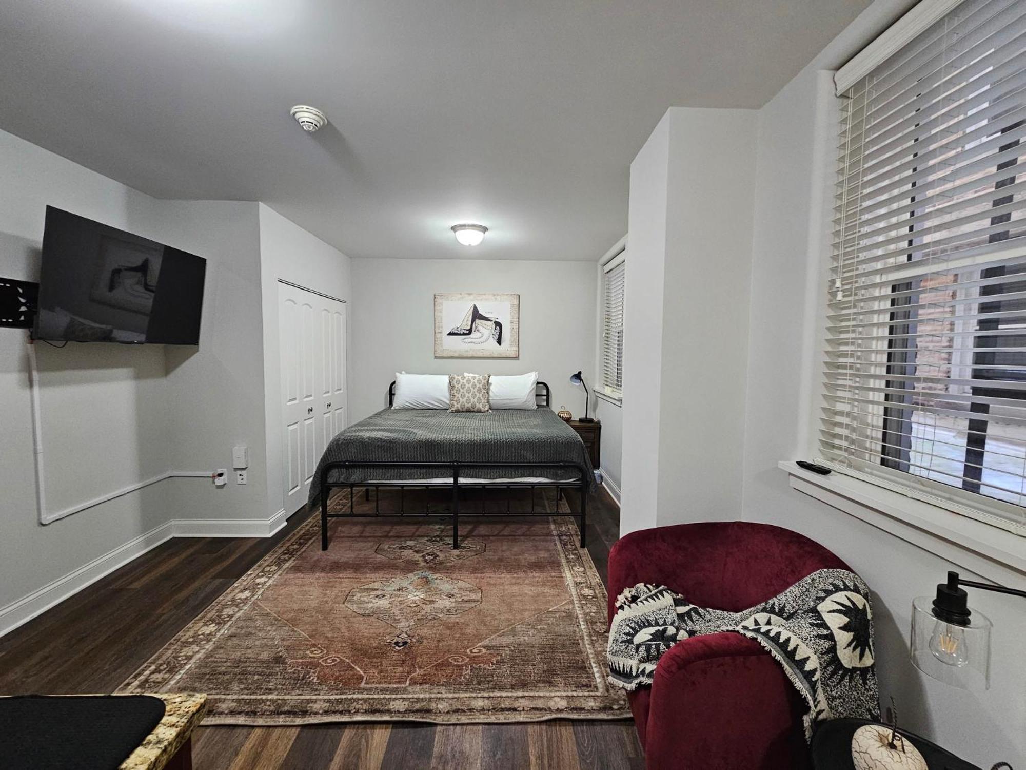 Cozy King Bed Stay At The Historic Inman - 201 섐페인 외부 사진